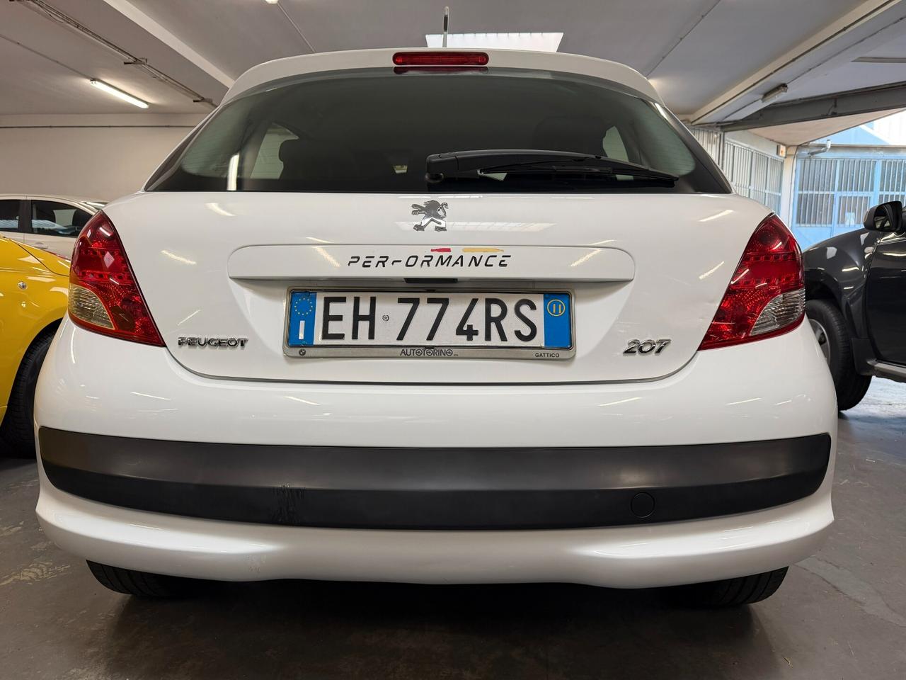Peugeot 207 1.4 8V 75CV 5p. Active
