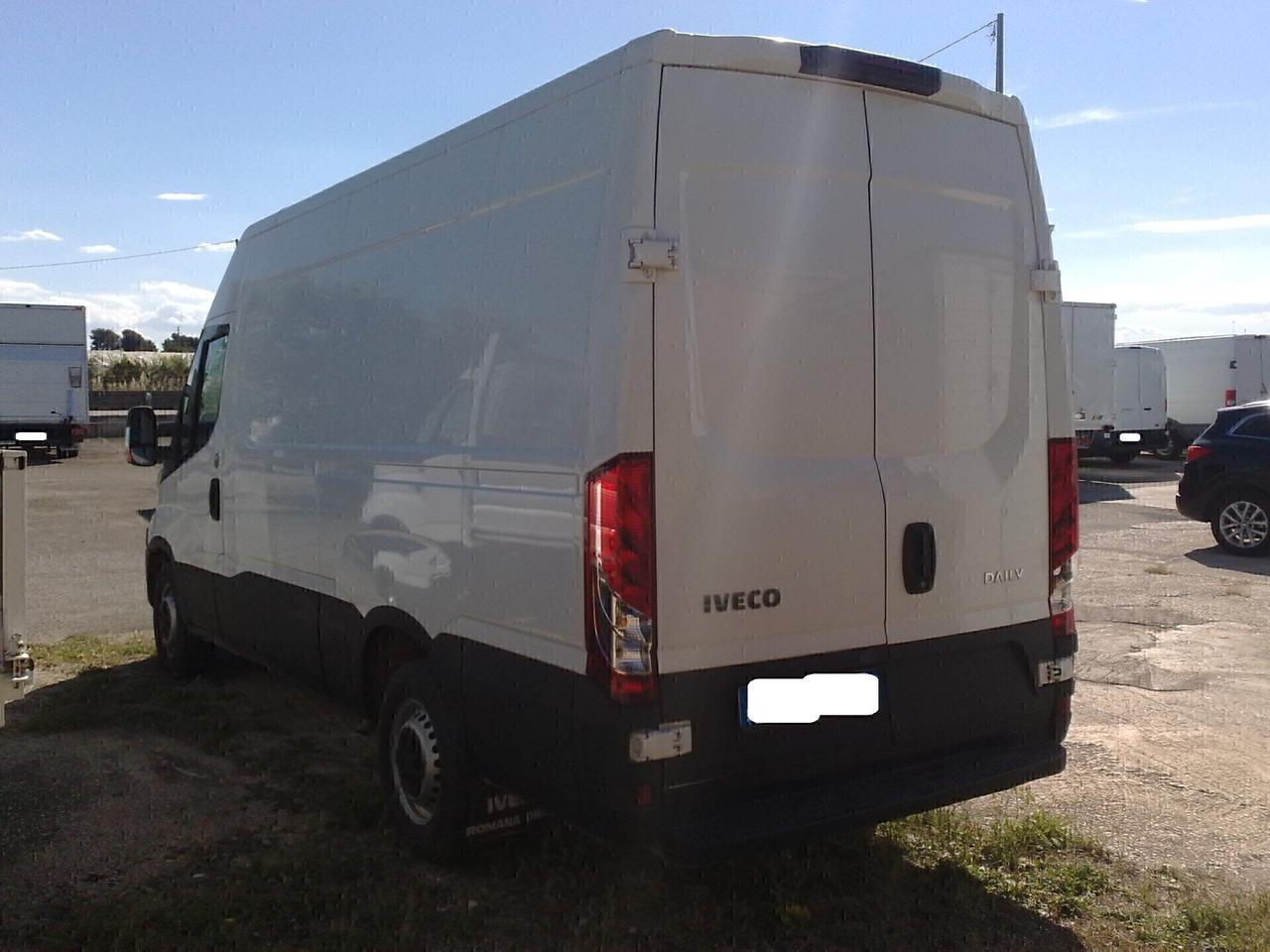 Iveco Daily 35s14 2.3hpt furgone di serie - 2018