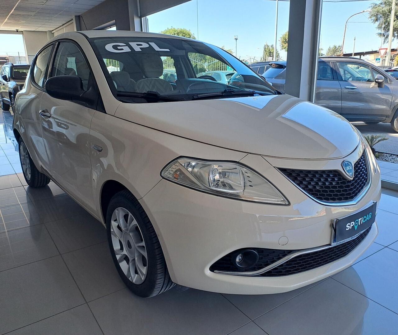 Lancia Ypsilon 1.2 B/GPL 69 CV 5 porte Gold