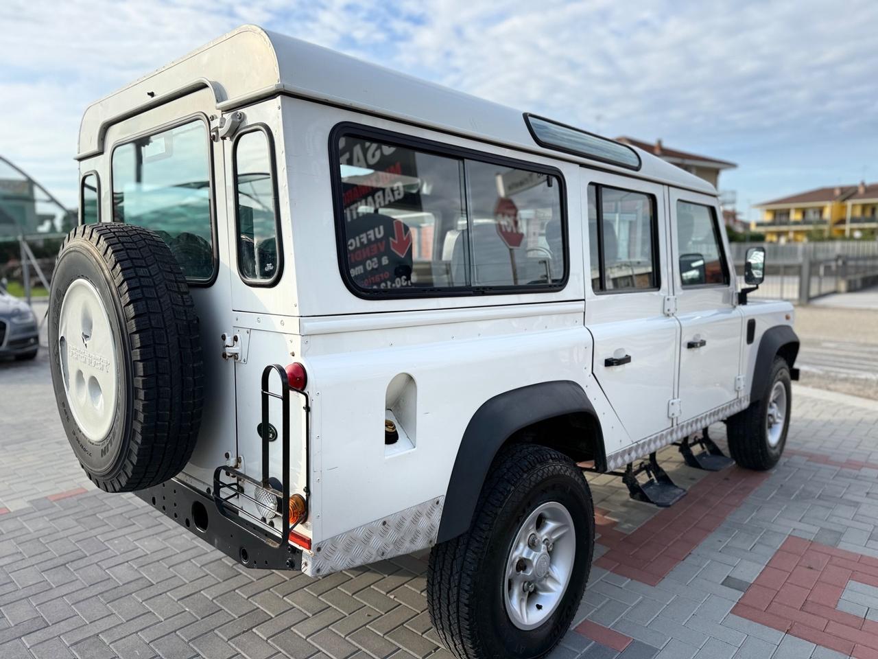 Land Rover Defender 110 2.5 Td5 9 POSTI SE