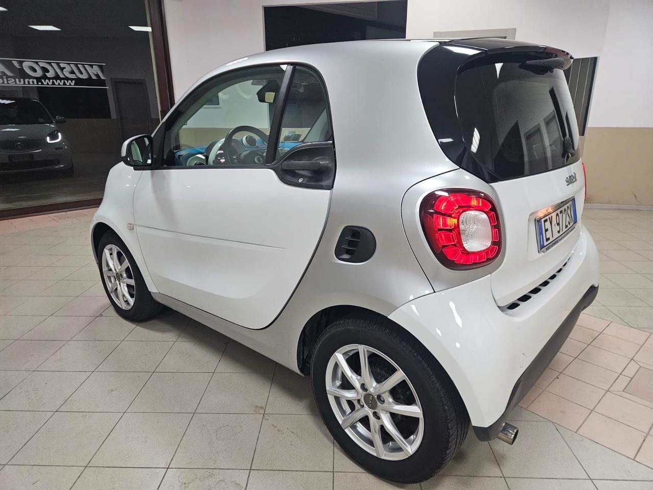 Smart ForTwo 1000 52 kW MHD coupé pure