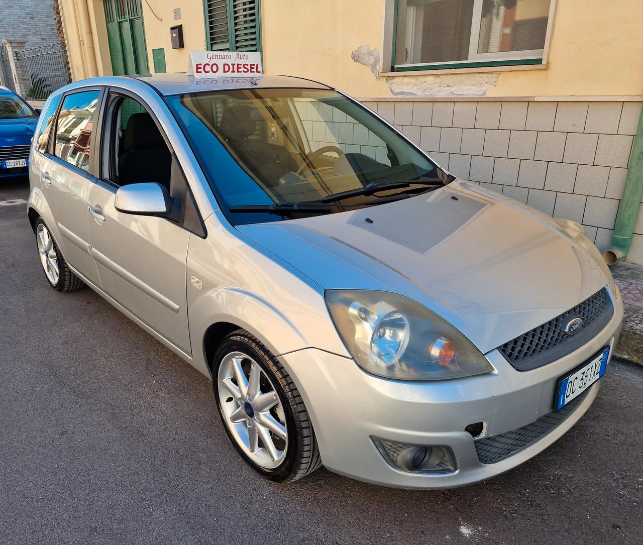 Ford Fiesta 1.4 GASOLIO (GANCIO TRAINO)