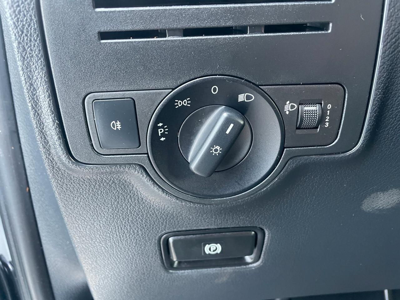 MERCEDES Vito 114 cdi compact fwd my19