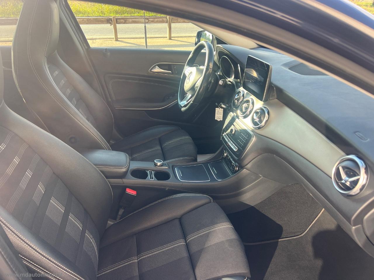 MERCEDES-BENZ GLA 200 d Automatic Sport FARI LED CAMERA NAVI