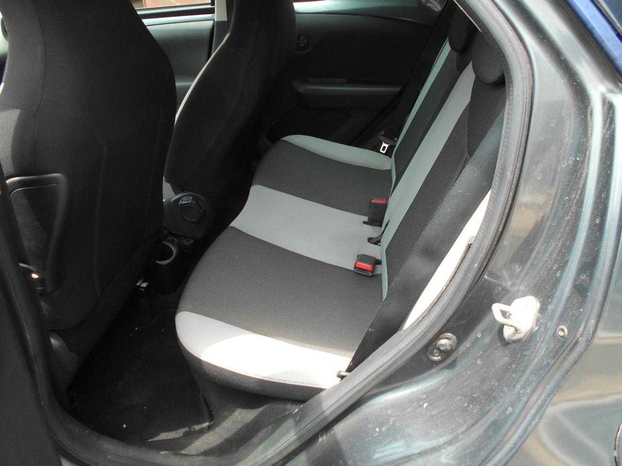 Toyota Aygo 1.0 5 porte Lounge Connect euro 5 neo patentati