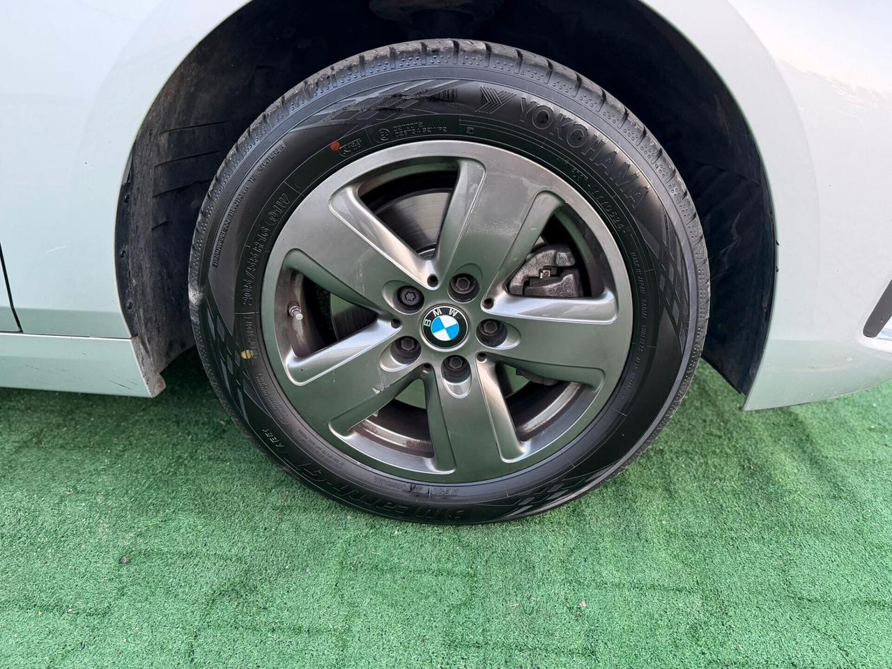 Bmw 116 116d 5p. Advantage