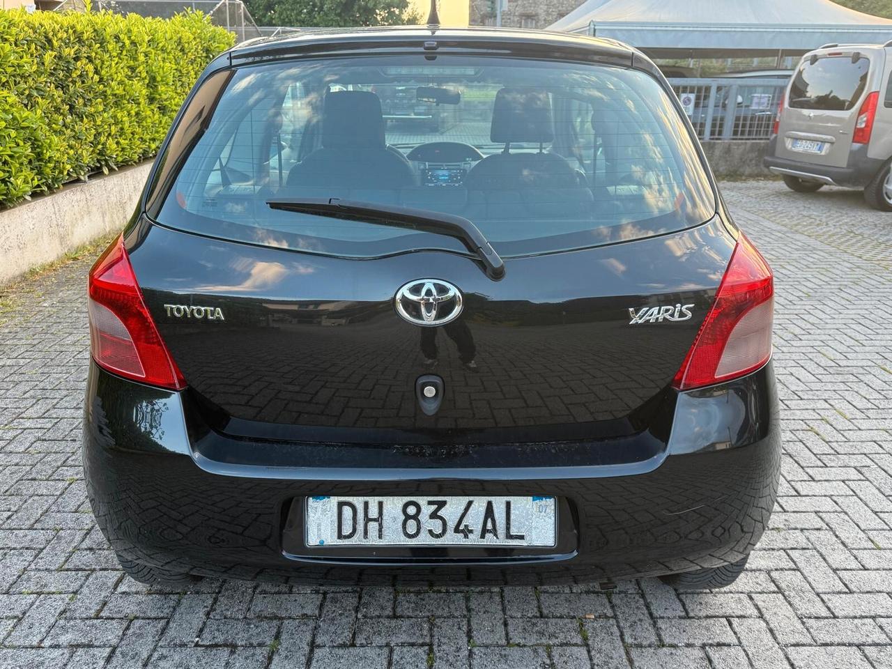 Toyota Yaris 1.0 Sol