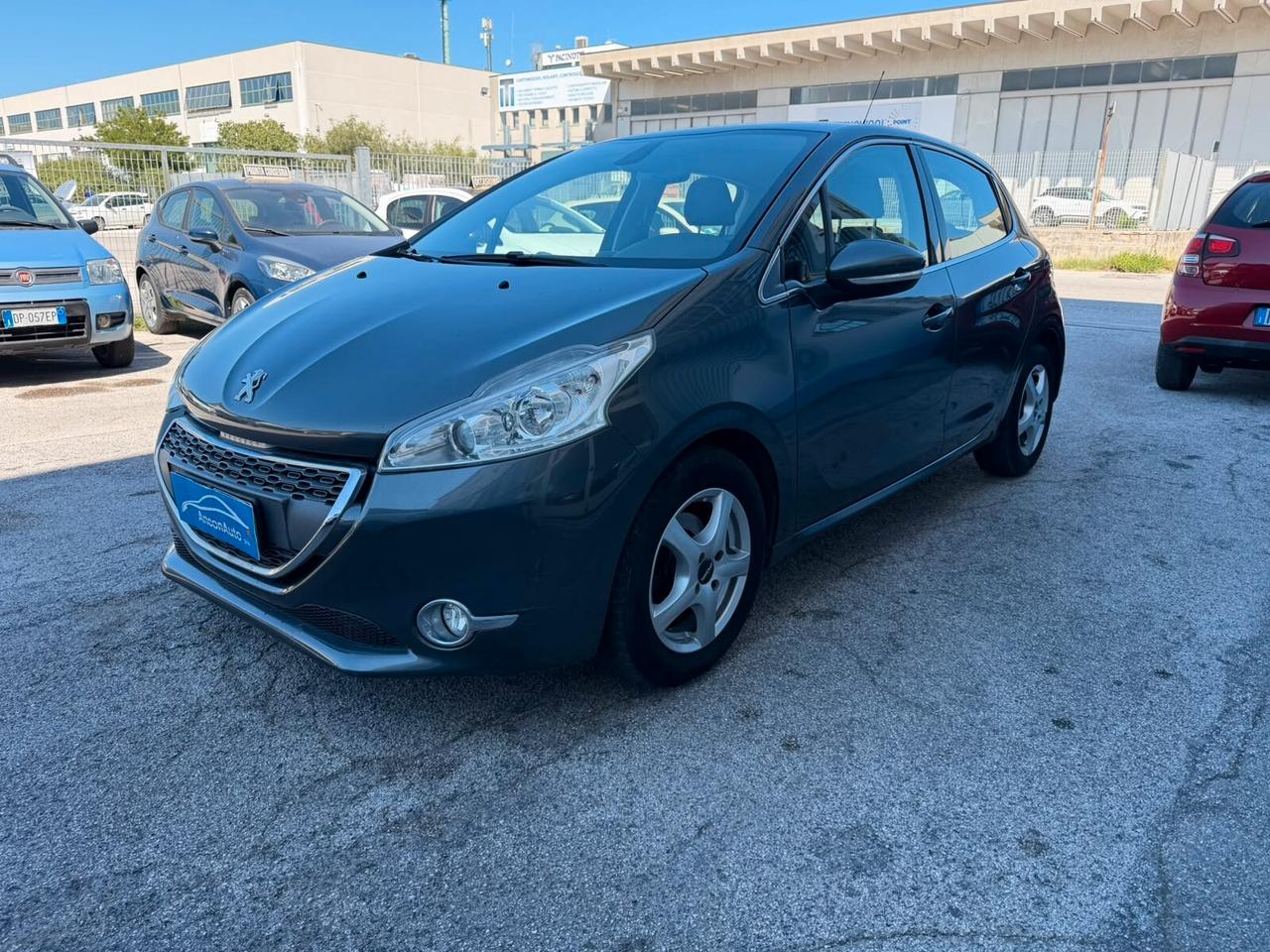 Peugeot 208 1.4 HDi x neopatentati 2012
