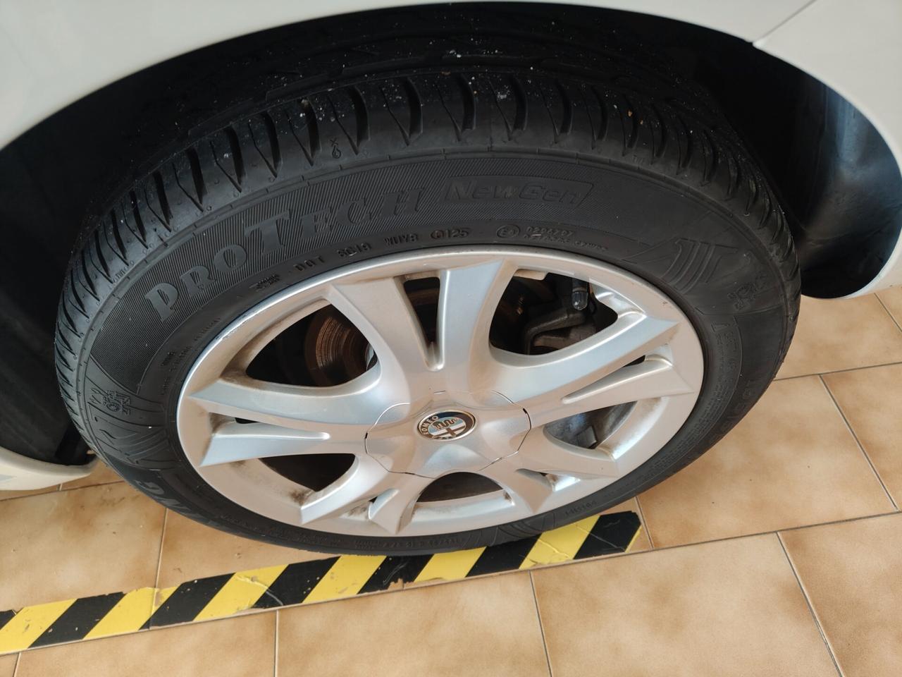 Alfa Romeo MiTo 1.3 JTDm-2 95 CV S&S Distinctive