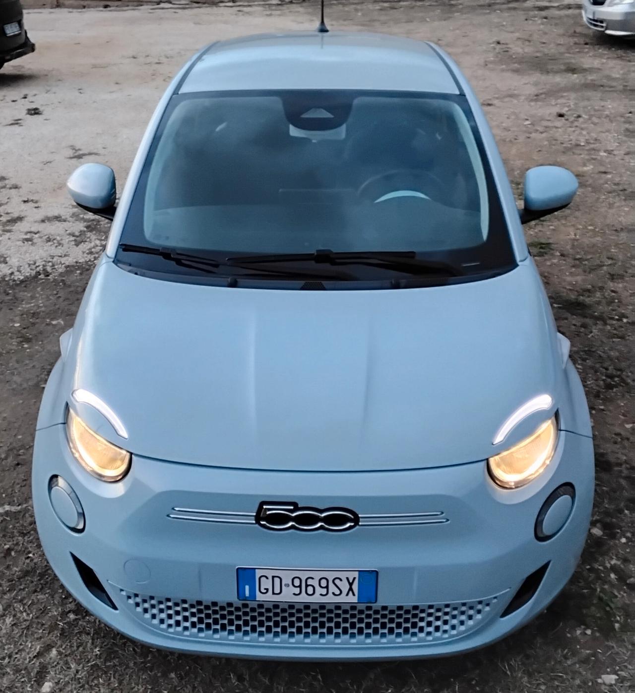 Fiat 500 500e Berlina 42 kWh La Prima