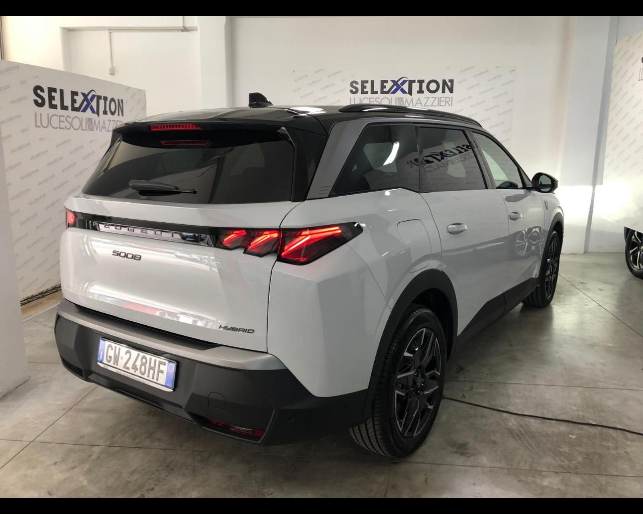 PEUGEOT Nuovo 5008 Hybrid 136 e-DCS6 GT