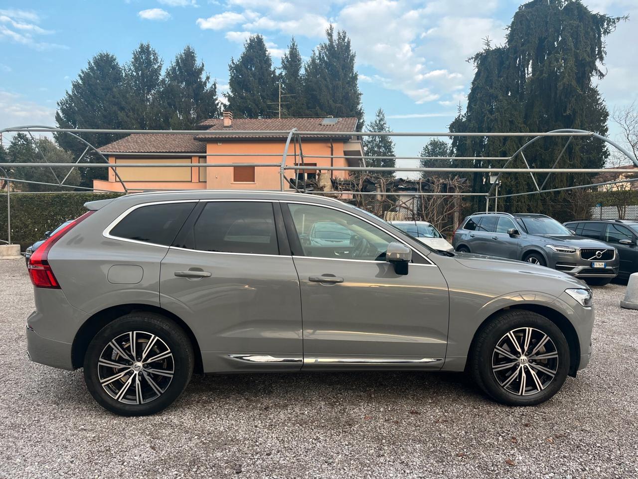 Volvo XC 60 XC60 B4 (d) AWD Geartronic Momentum Pro