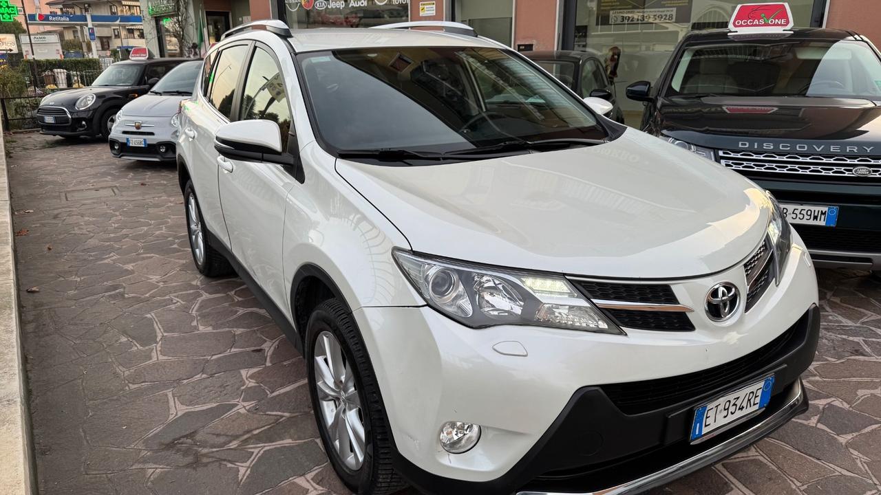 Toyota RAV 4 RAV4 2.2 D-CAT A/T 4WD Lounge gancio traino