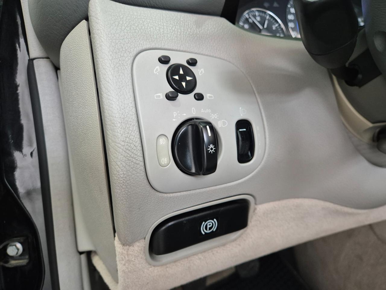 Mercedes-benz CLK 200 Kompr. TPS cat Cabrio Avantg.