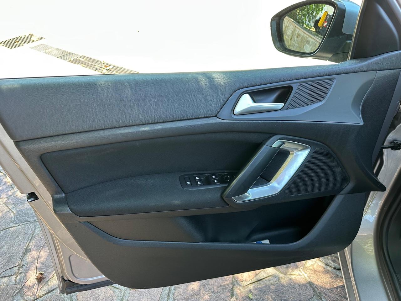 Peugeot 308 BlueHDi 120 S&S SW Allure