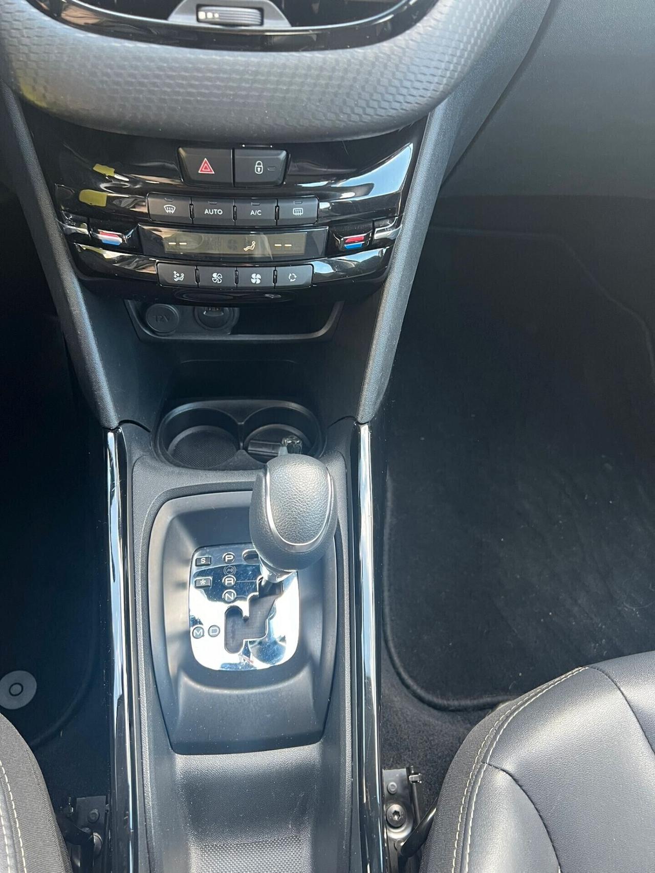 Peugeot 2008 BlueHDi 120 EAT6 S&S Allure
