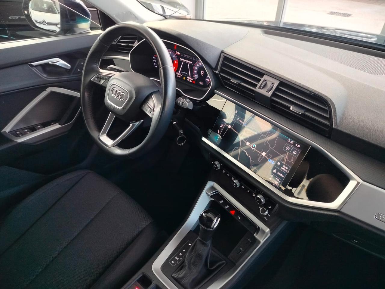 Audi Q3 35 TDI S tronic Business