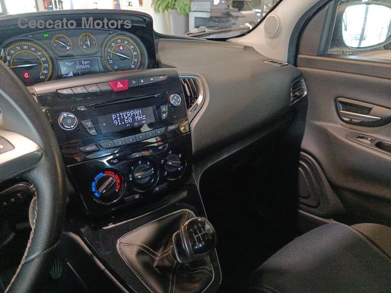 Lancia Ypsilon 5 Porte 1.2 Ecochic S MomoDesign