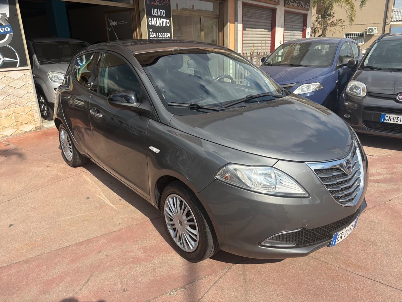 Lancia Ypsilon 1.2 69 CV 5 porte S&S Silver