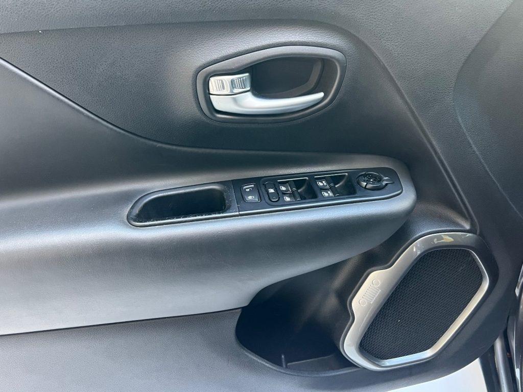 Jeep Renegade 1.6 Mjt DDCT 120 CV Limited da €199,00 mensili