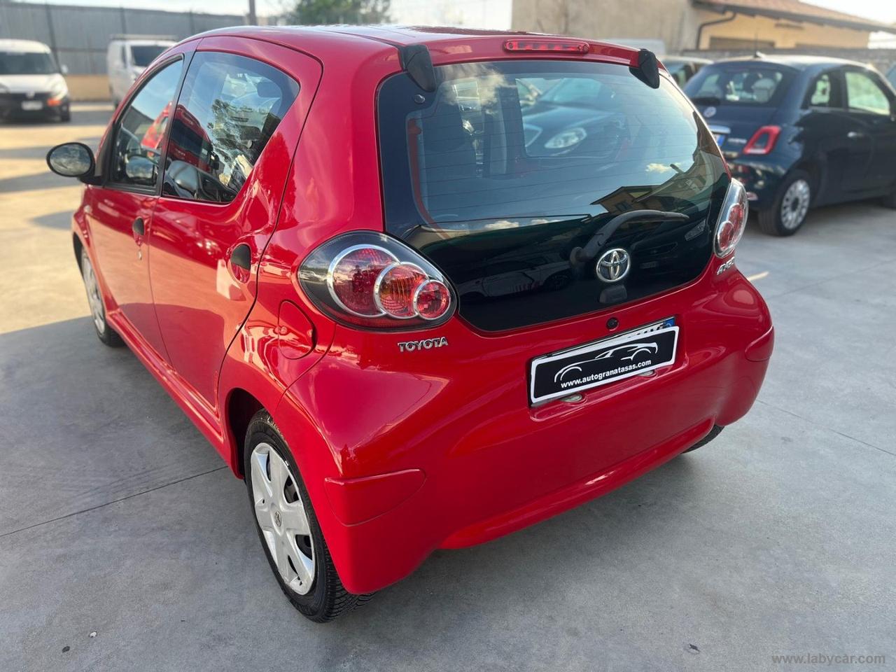 TOYOTA Aygo 1.0 VVT-i 5p. Sol Connect PER NEOPATENTATI