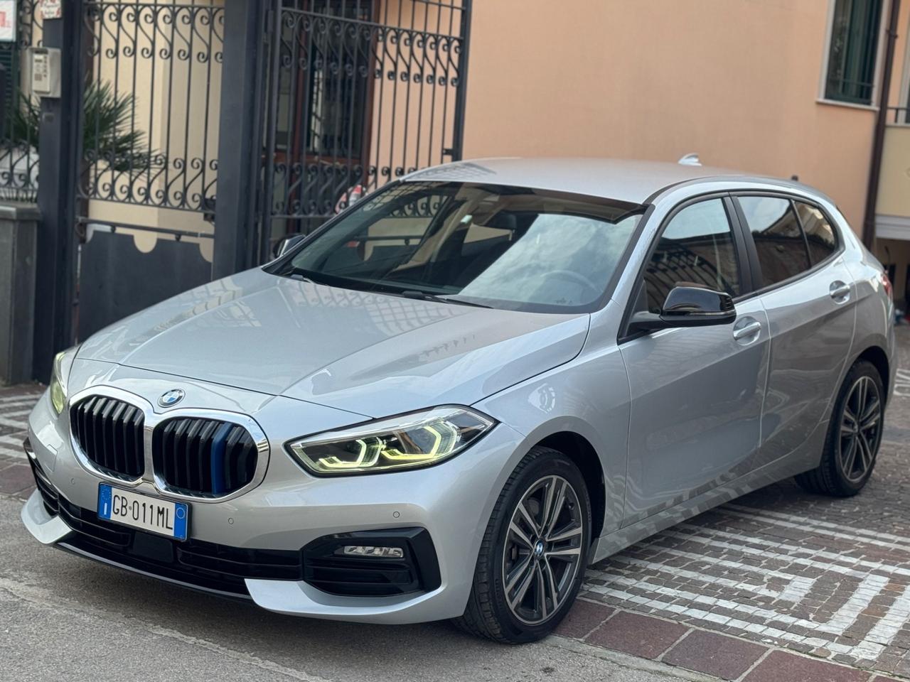 Bmw 116 116d 5p. Luxury