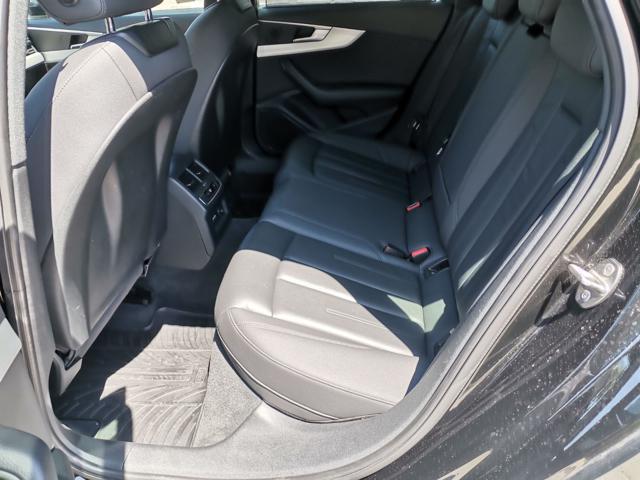 AUDI A4 Avant 40 TDI S tronic TOTAL BLACK