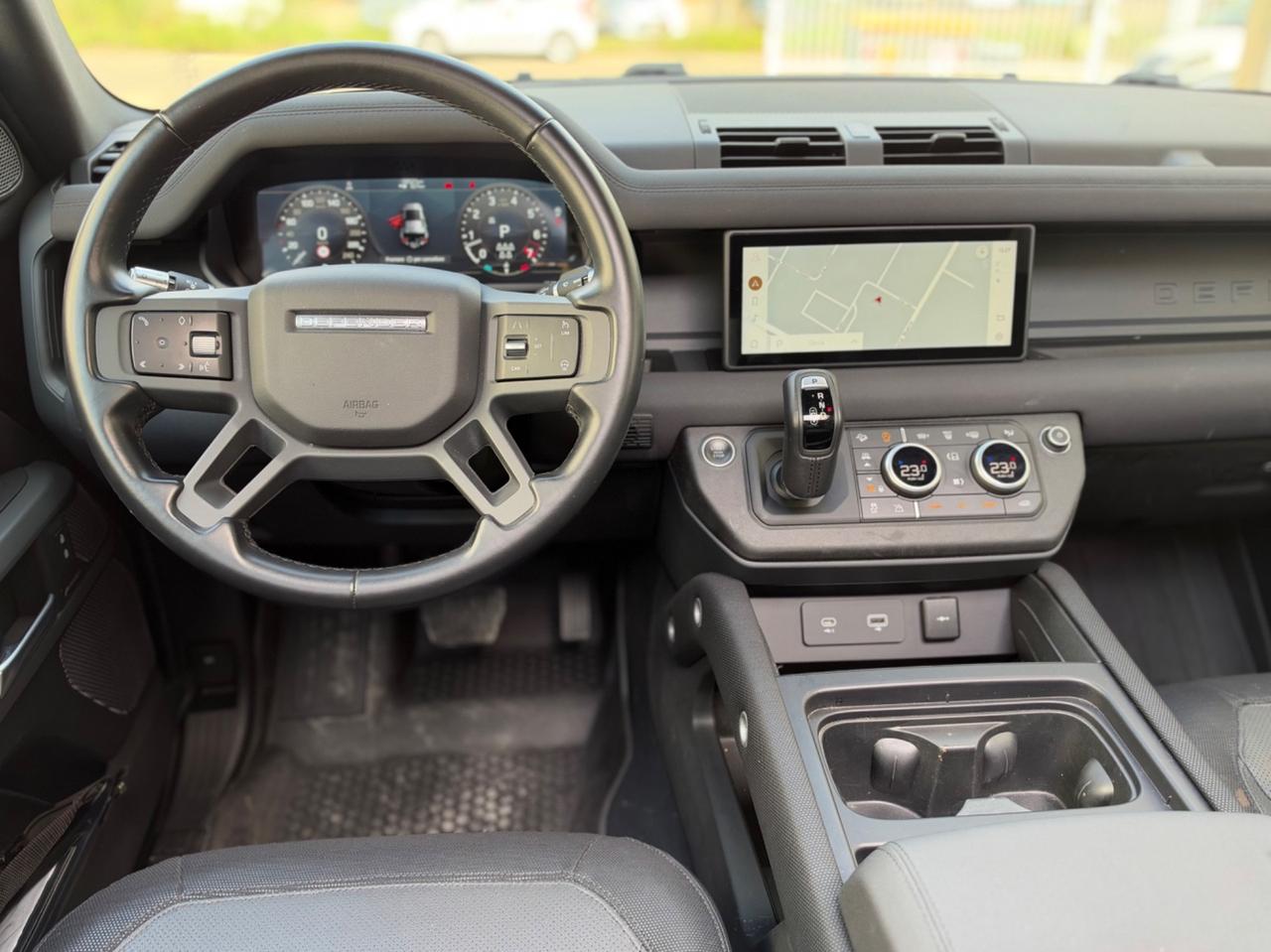 Land Rover Defender 110 3.0 l6 400 CV 7 POSTI !!!!!!
