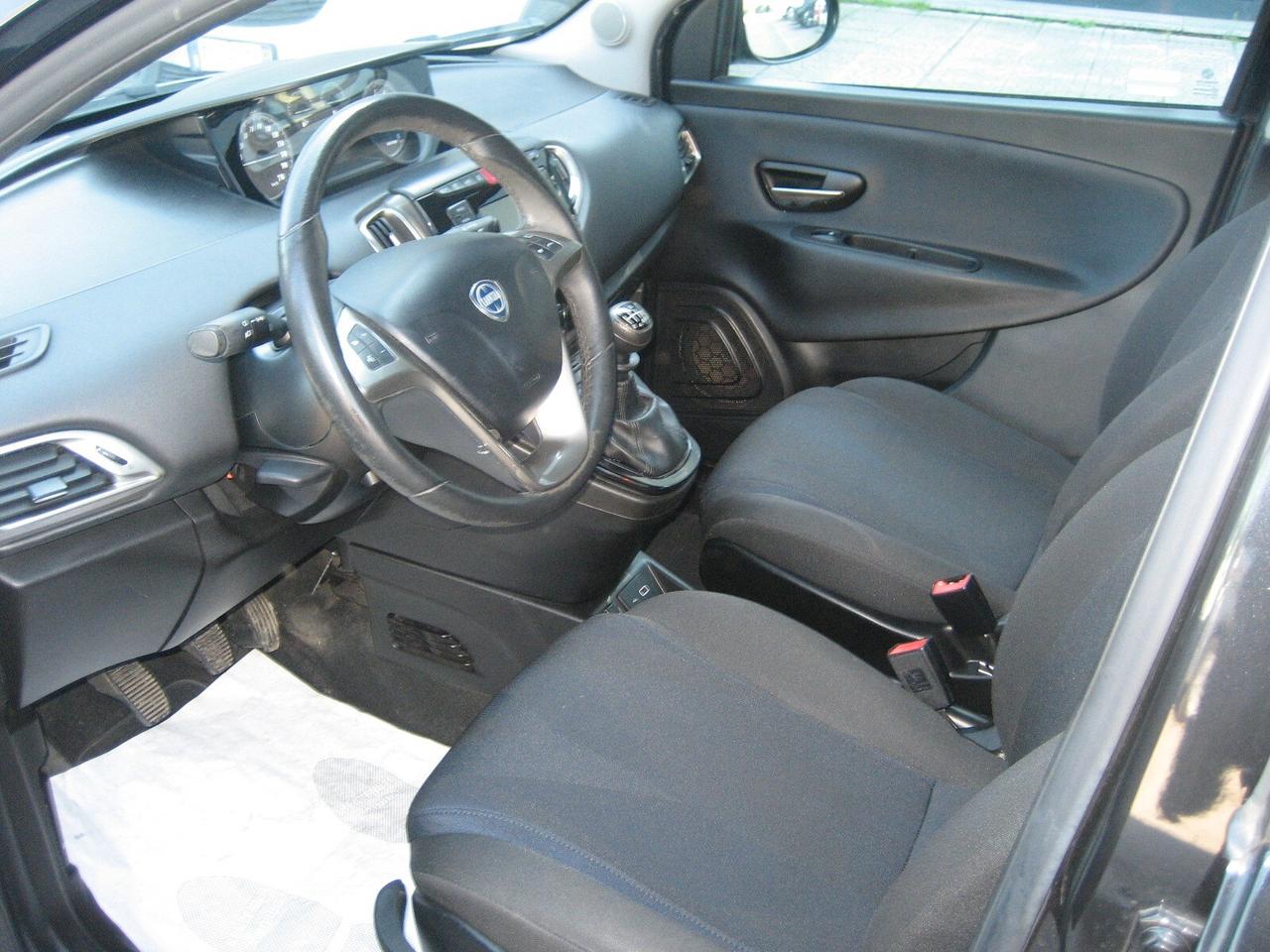 Lancia Ypsilon 1.0 FireFly 5 porte S&S Hybrid Ecochic Gold