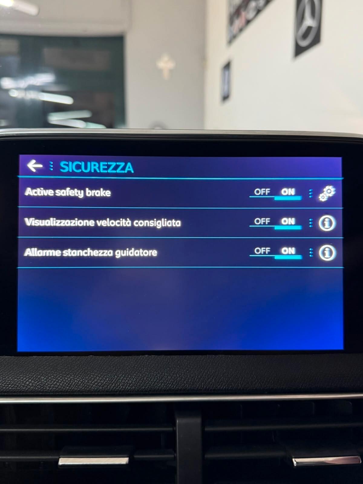 Peugeot 3008 BlueHDi 120 EAT6 S&S Allure