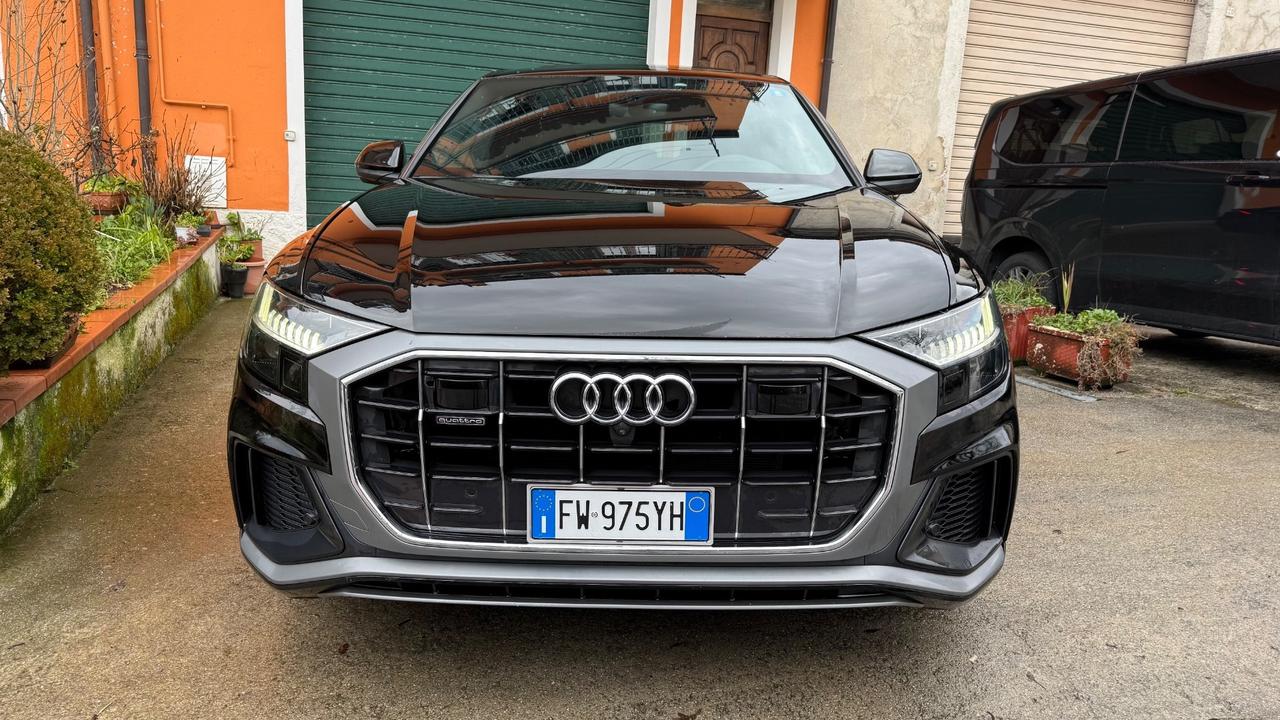 Audi Q8 50 TDI 286 CV quattro S-line INT/EST Tetto
