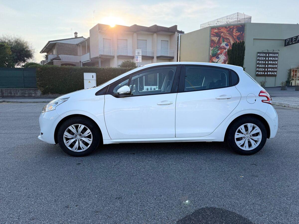 Peugeot 208 1.4 hdi 8v Allure 5p