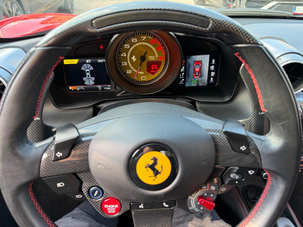 Ferrari F8 Tributo iva esposta tagliandata casa Madre