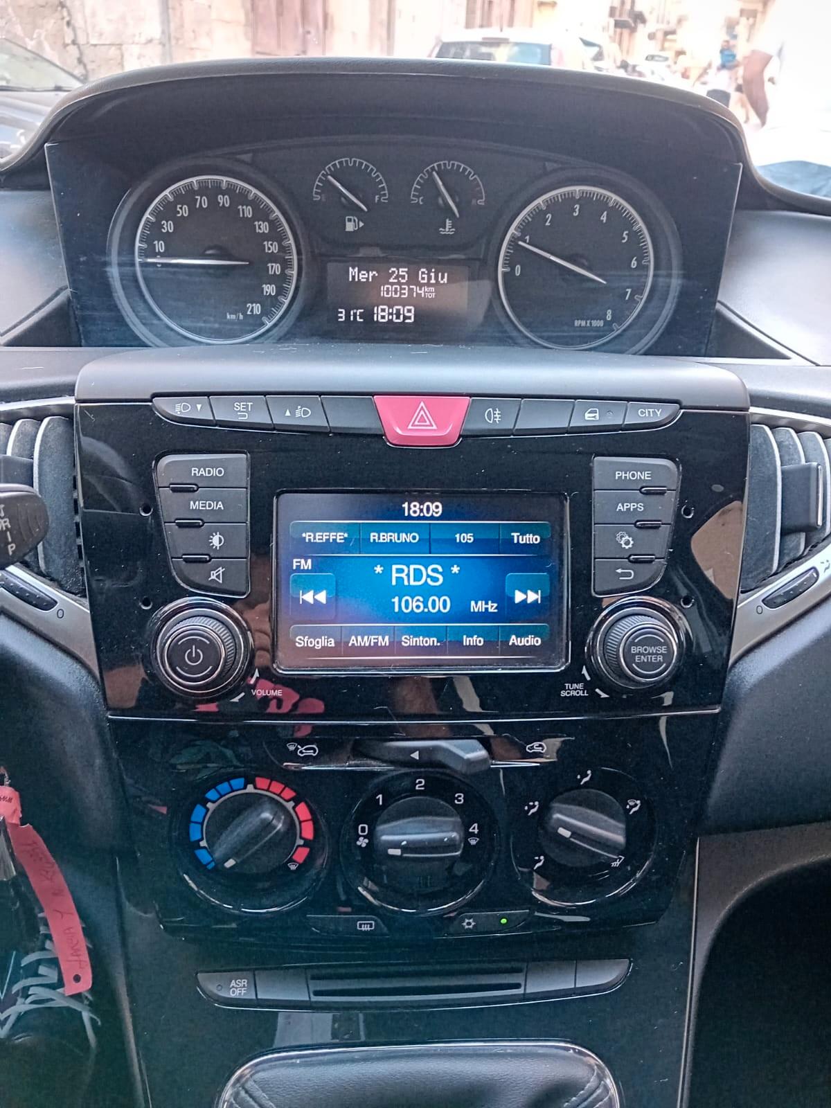 Lancia Ypsilon 1.2 69 CV 5 porte Opening Edition