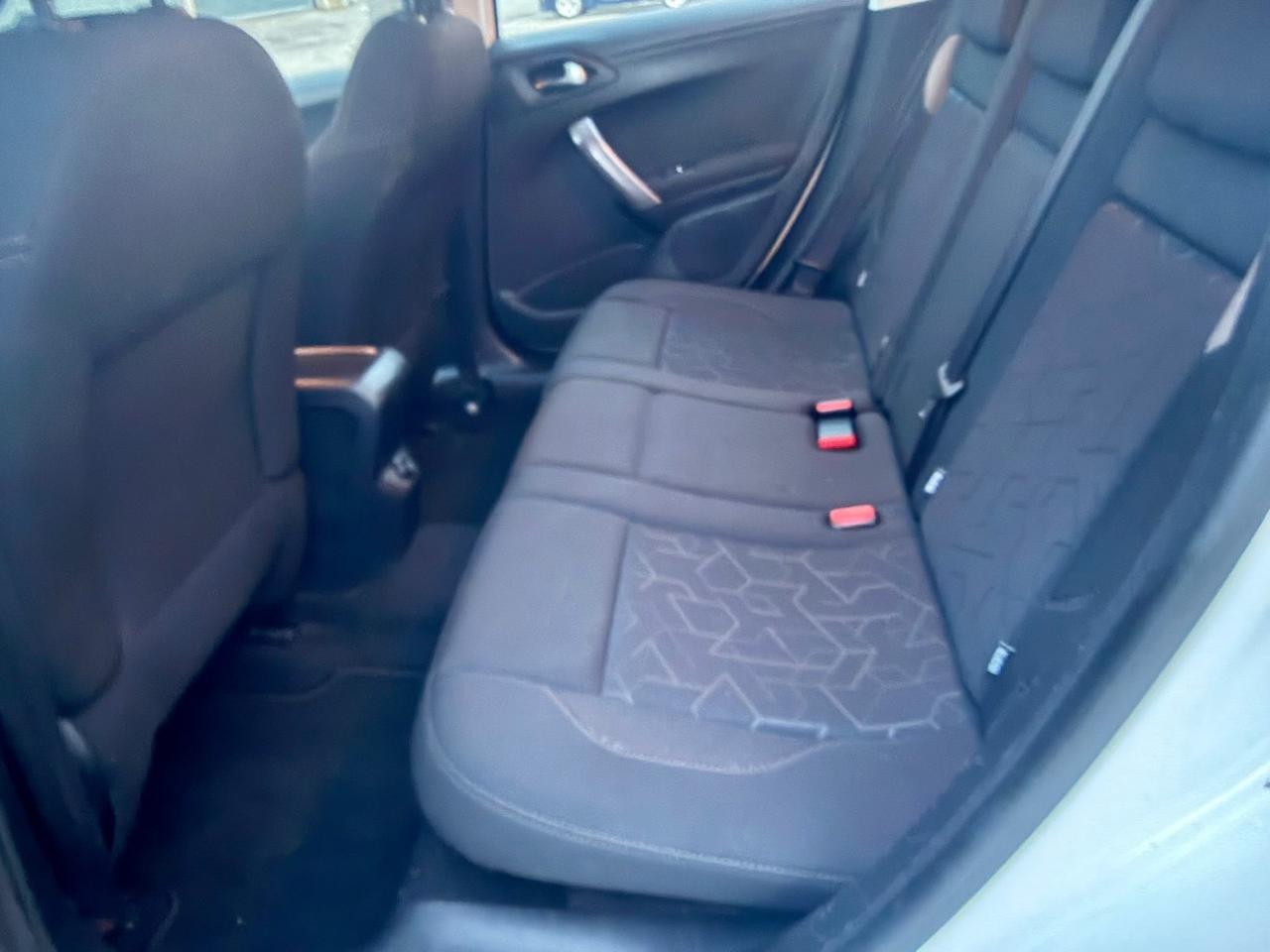 Peugeot 2008 1.6 e-HDi 2014 120.000km per neopatentati