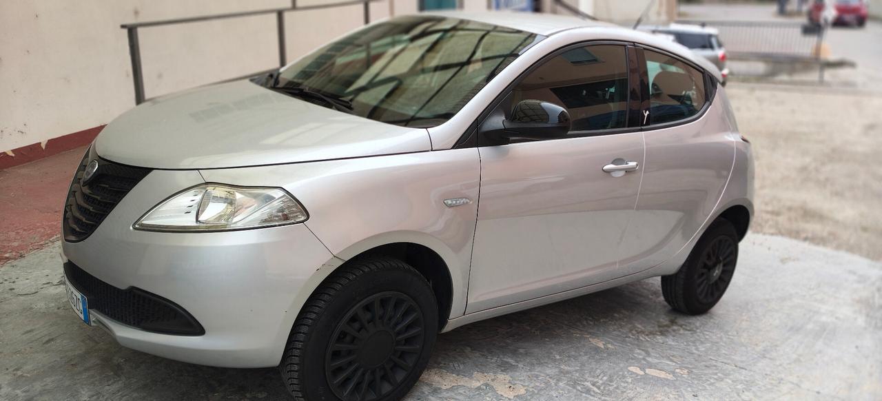 Lancia Ypsilon 0.9 TwinAir 85 CV 5p NP Gold