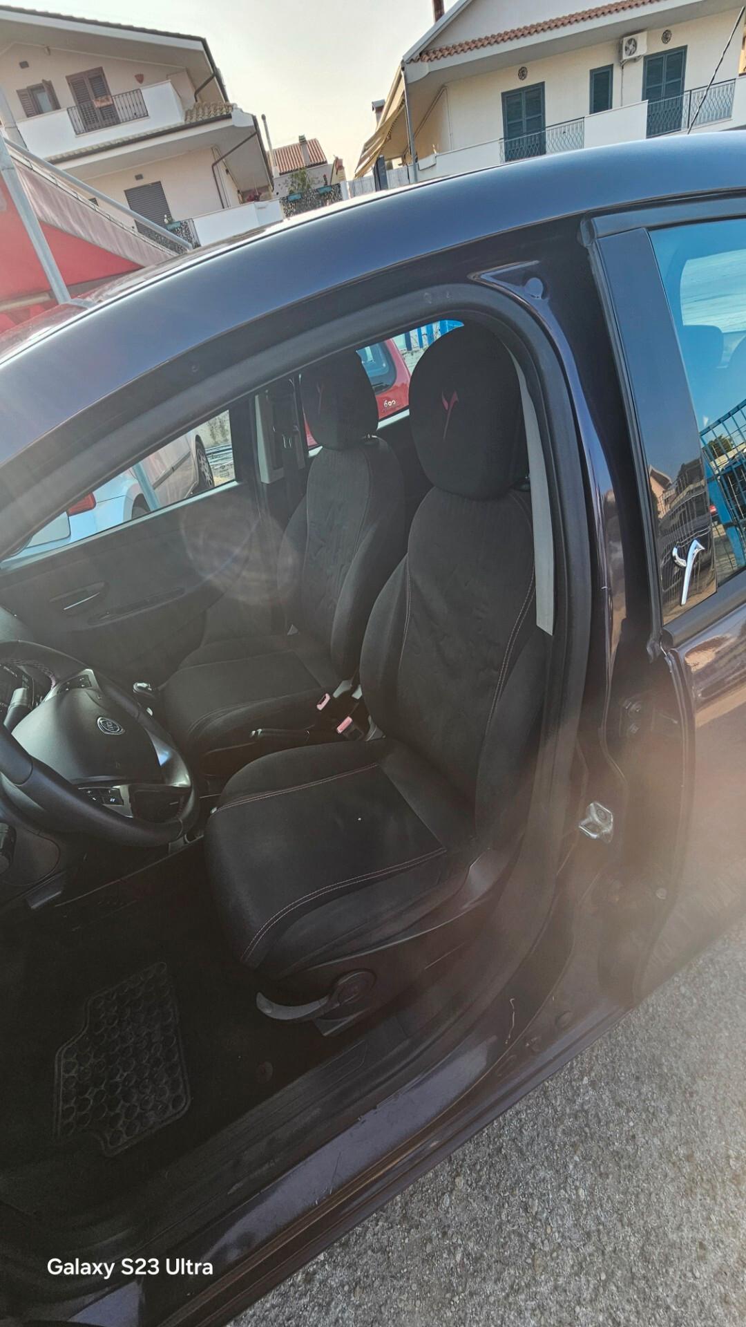 Lancia Ypsilon 1.2 69 CV 5 porte S&S S Momodesign