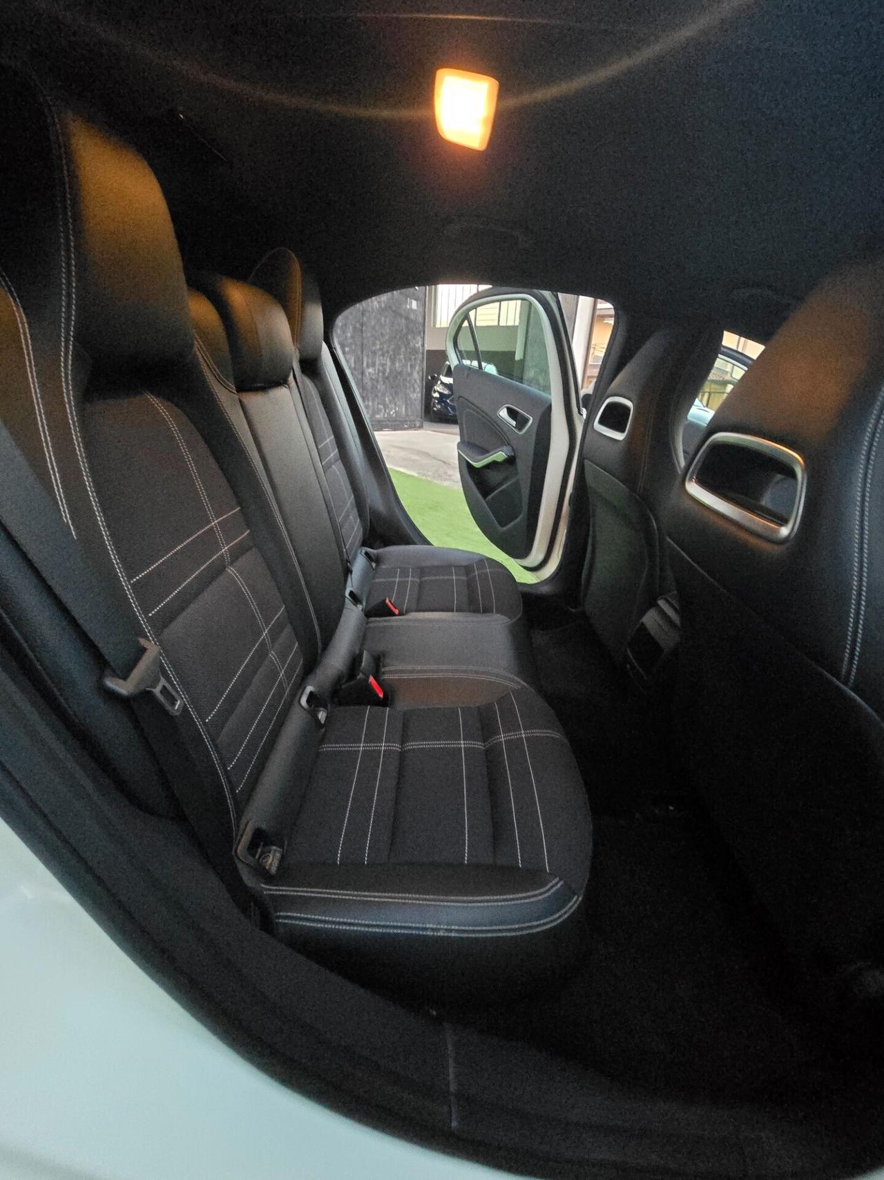 Mercedes A 180 CDI 109CV Premium 150000KM-2014