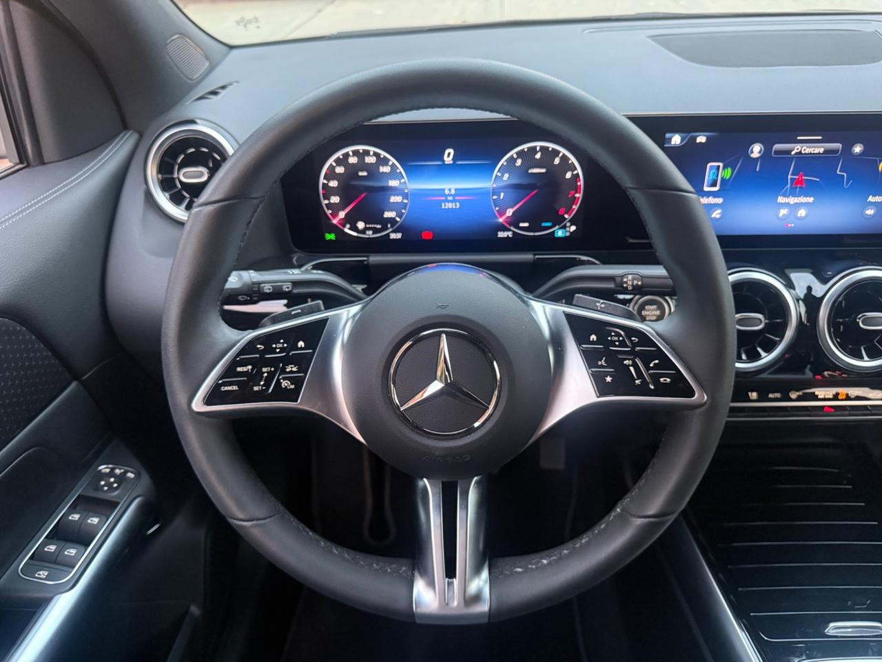 Mercedes-benz GLA 180 Mhev Aut. PARI AL NUOVO - PRONTA CONSEGNA - PREZZO REALE!