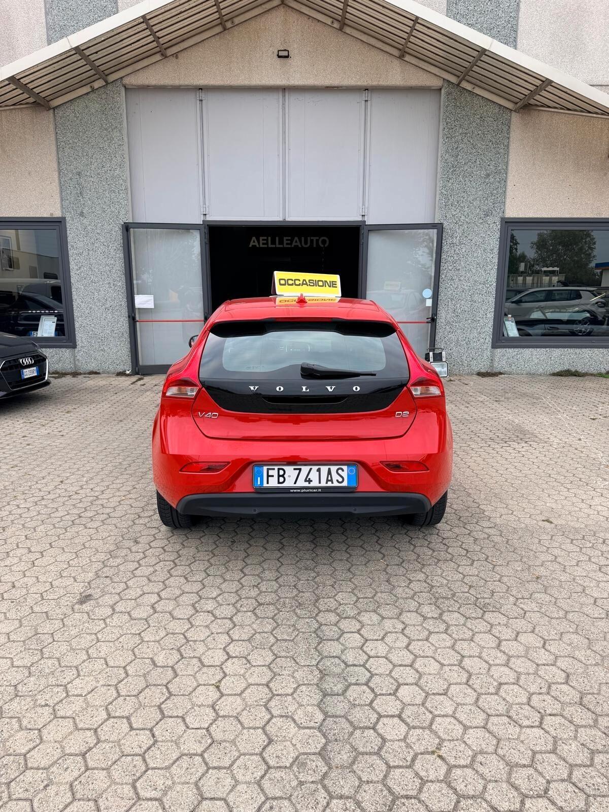 Volvo V40 D2 R-design Momentum