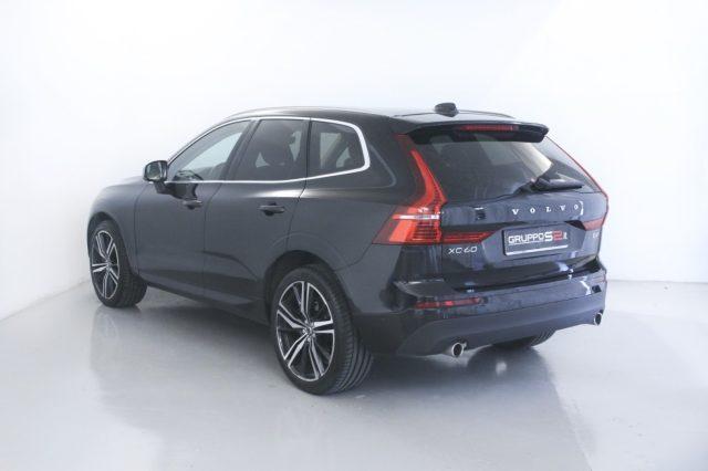 VOLVO XC60 B4 (d) AWD Geartronic Momentum Int. Pelle