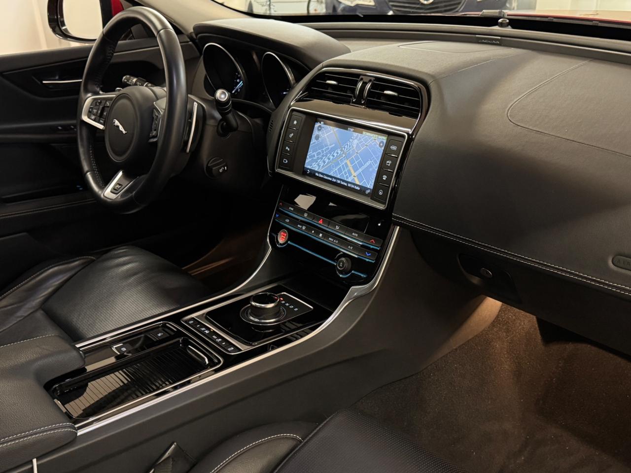 Jaguar XE 2.0 D Turbo 180 CV AWD aut. R-Sport Garantita Permute