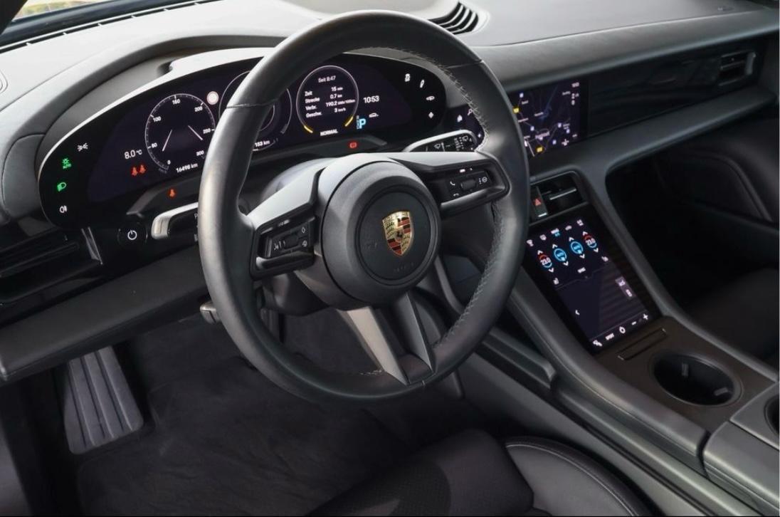Porsche Taycan 4 Cross Turismo