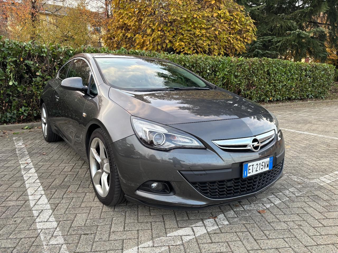 Opel Astra GTC 2.0 CDTI 165CV