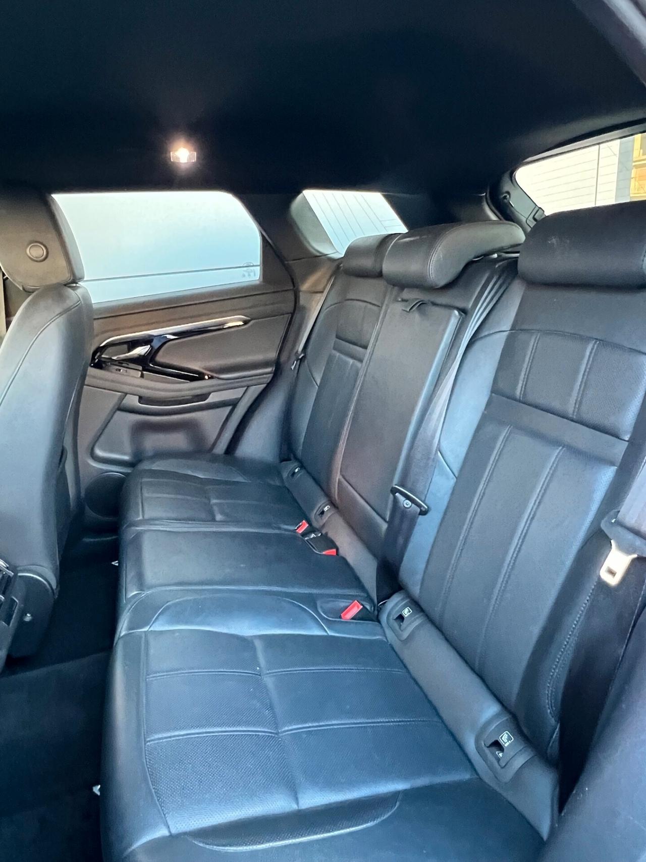 Range Rover Evoque R-Dynamic SE possibilità noleggio no scoring
