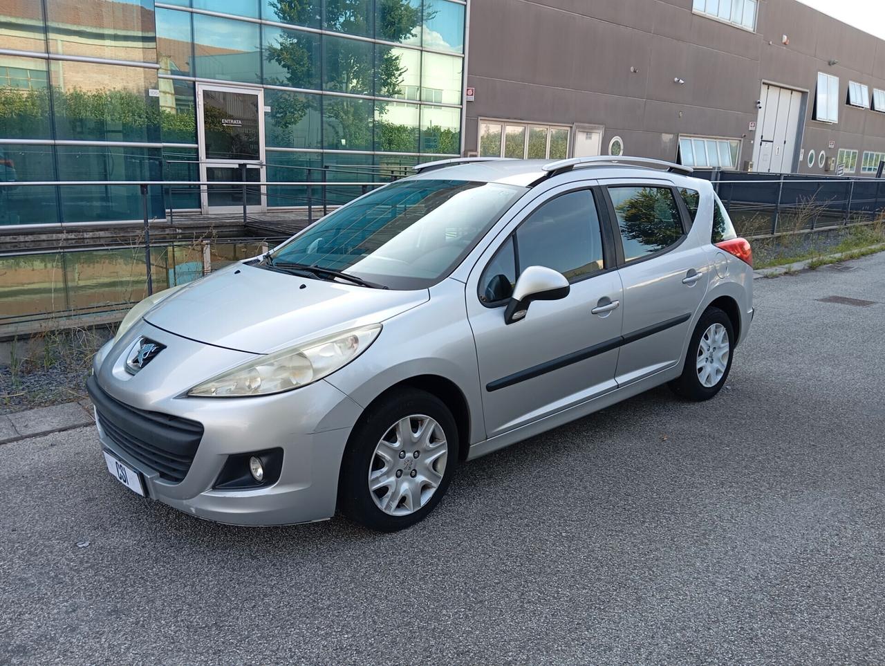 Peugeot 207 1.4 S.W. SENSORI CLIMA RADIO 5P E.99 MESE