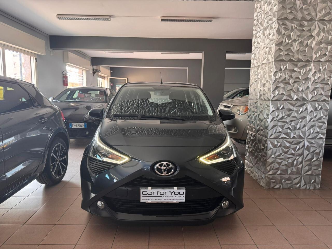 Toyota Aygo Connect 1.0 VVT-i 72 CV 5 porte x-fun