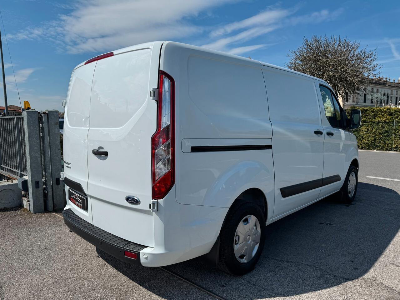 Ford Transit Custom 300 2.0 EcoBlue 130 PC Furgone Titanium