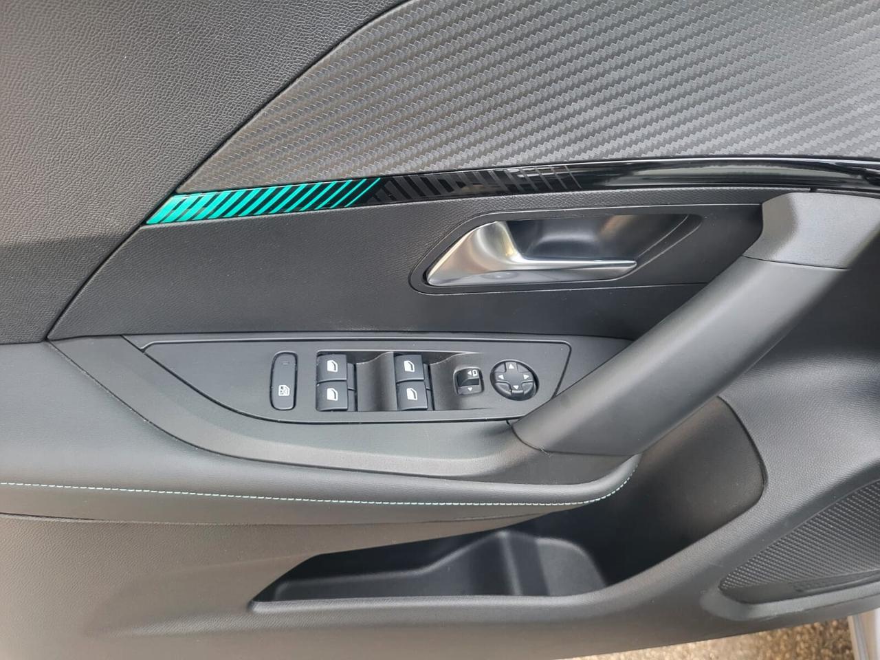 Peugeot 2008 HDi 130 EAT8 Allure+Led+Cerchi 17...