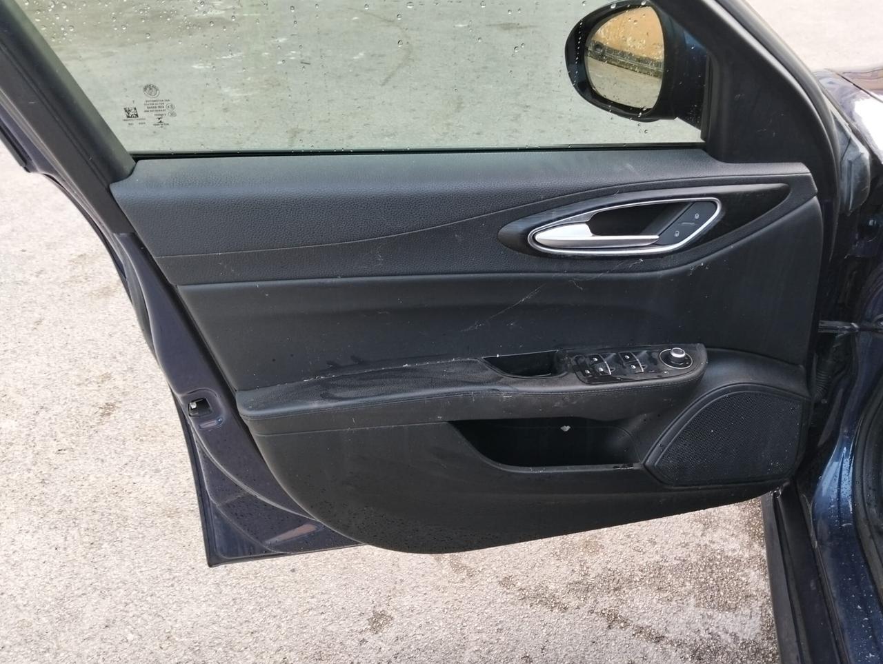 Alfa Romeo Giulia 2.2 TDI 180cv 2017 Sinistrata